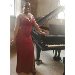 Burgundy Fitted gown with leg slit